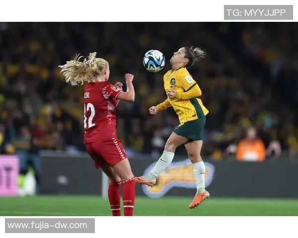 丹麦足球明星托森的辉煌历程与对足球的热爱探索 丹麦足球明星托森的辉煌历程与对足球的热爱探索