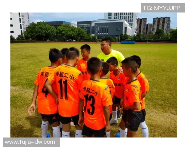 杭州足球队荣登全国耐力排行榜第三名展现卓越实力与团队精神 杭州足球队荣登全国耐力排行榜第三名展现卓越实力与团队精神