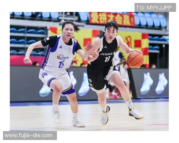 南京足球队以53分领跑精英赛积分榜展现强大实力