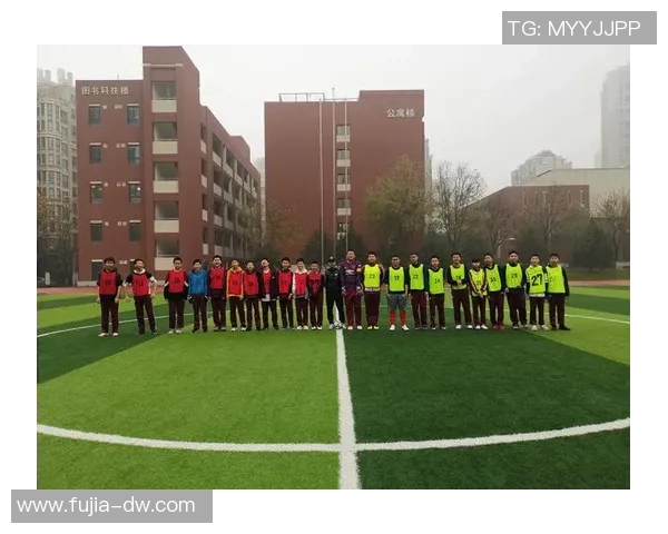 戴伊足球：探索足球世界的魅力与激情，感受运动带来的无限乐趣与团结精神